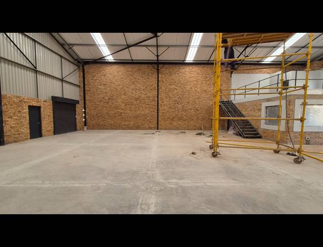 514M² WAREHOUSE TO LET IN BARTLETT